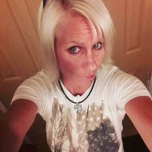 Meet your Posher, Leslie